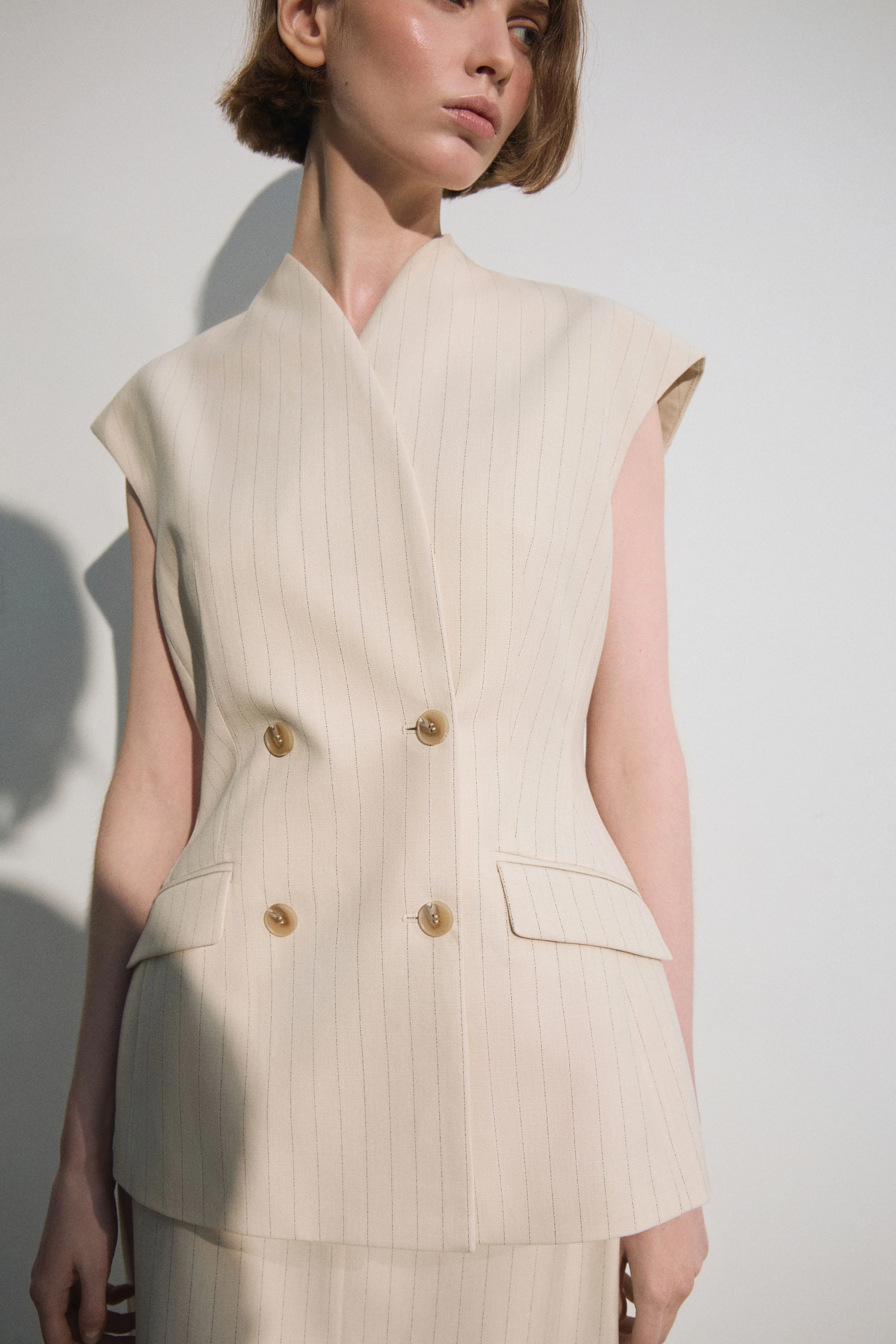 FITTED LINEN-BLEND WAISTCOAT