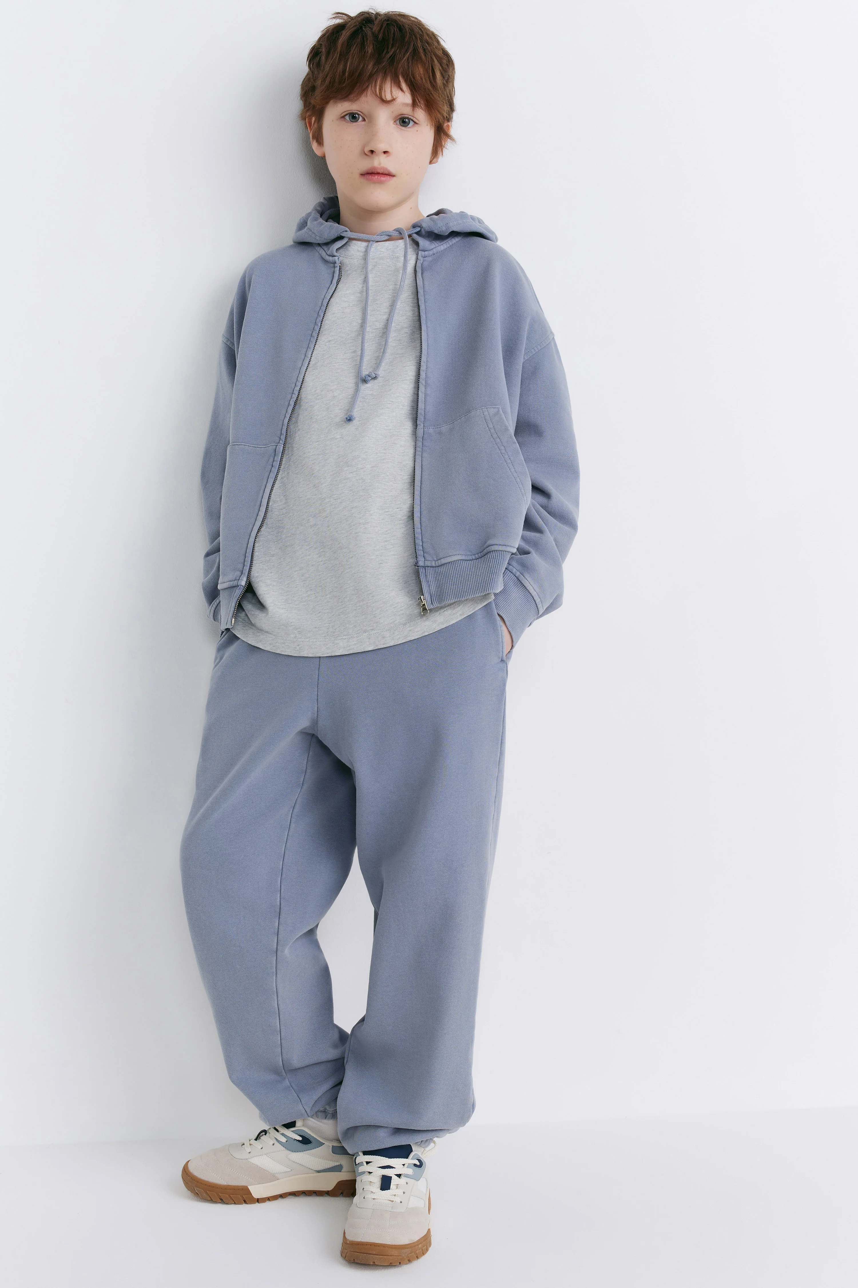 HOODED ZIP-UP SWEATSHIRT - Image 2