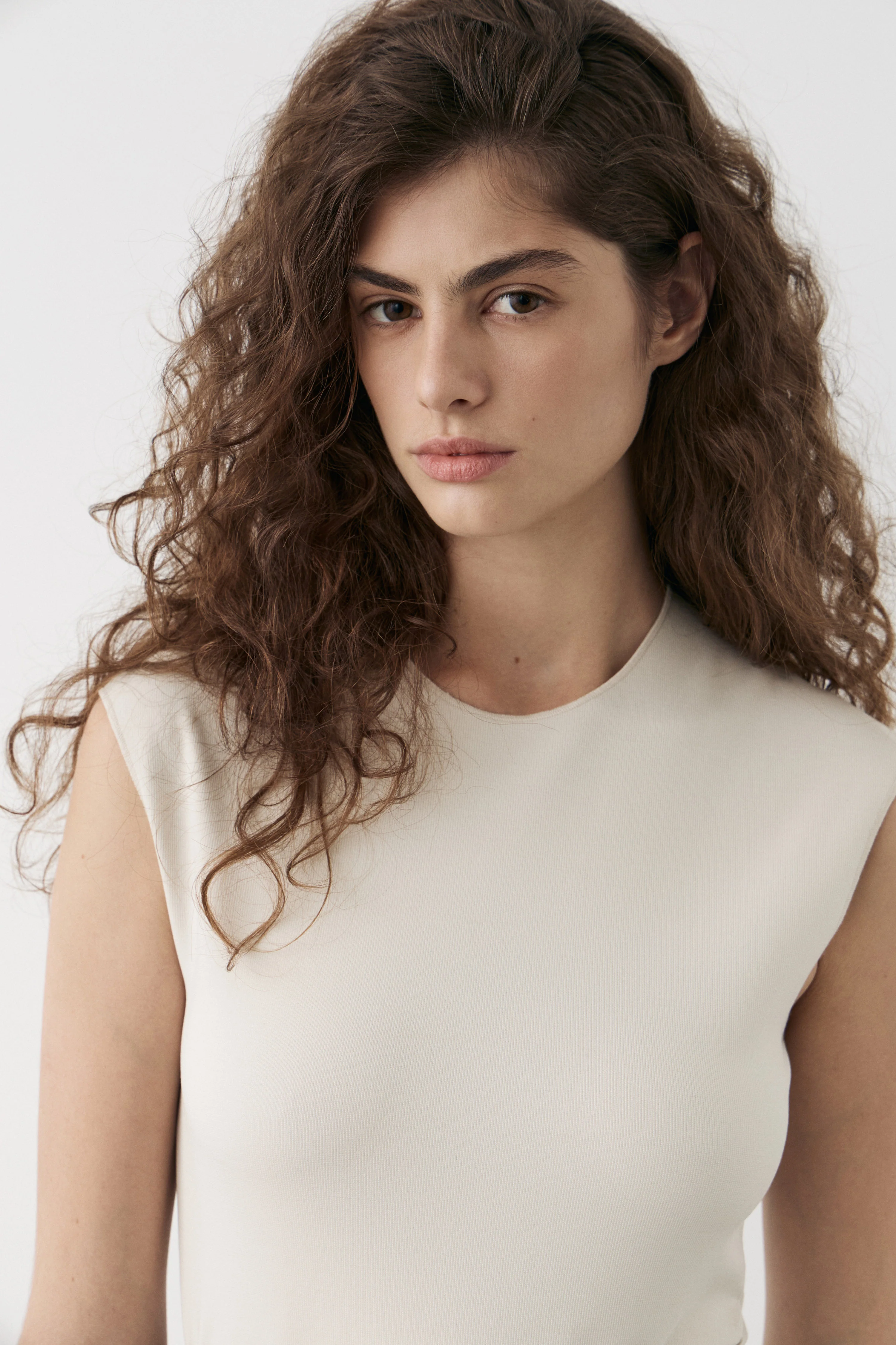 MODAL TOP