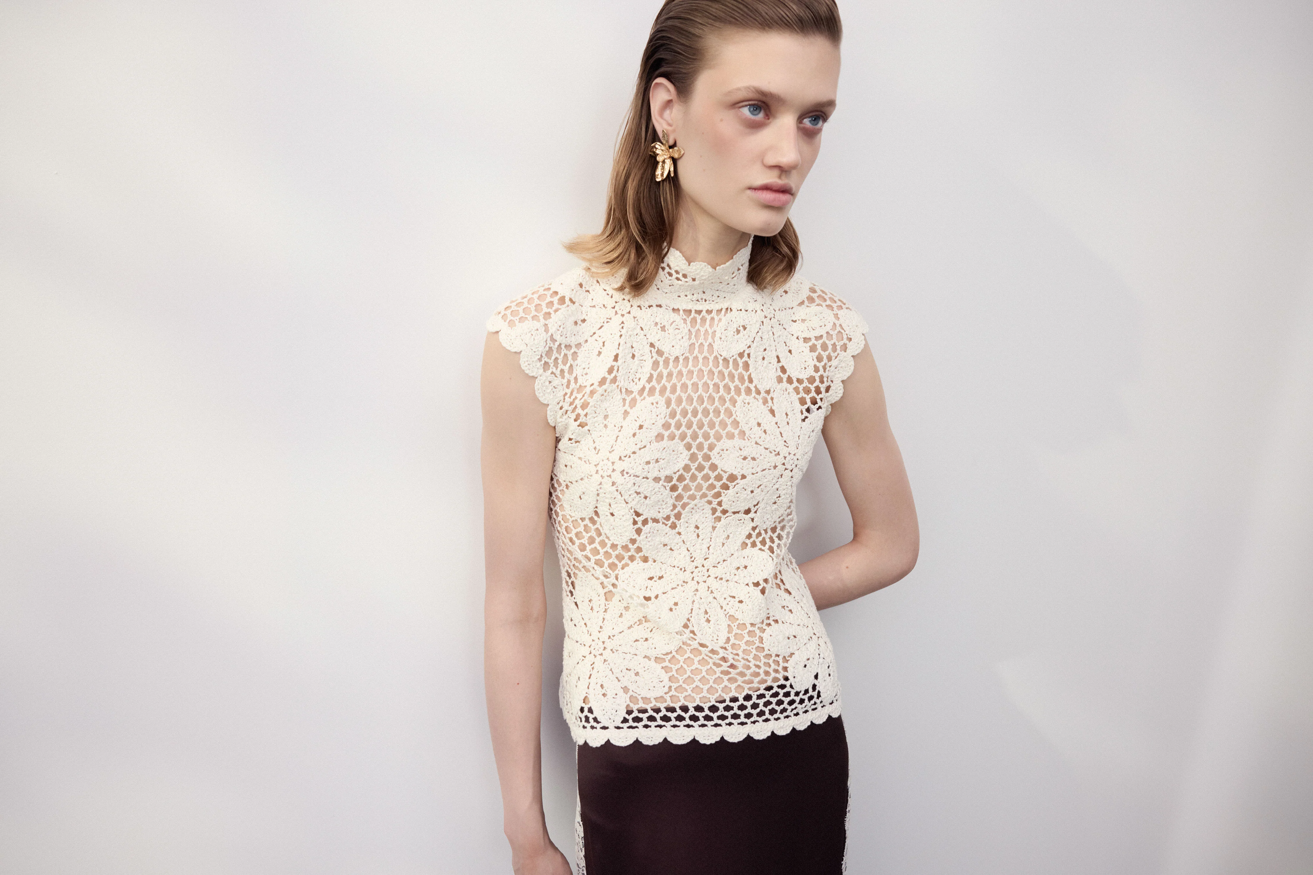 KNITTED CROCHET-LOOK TOP - Image 5