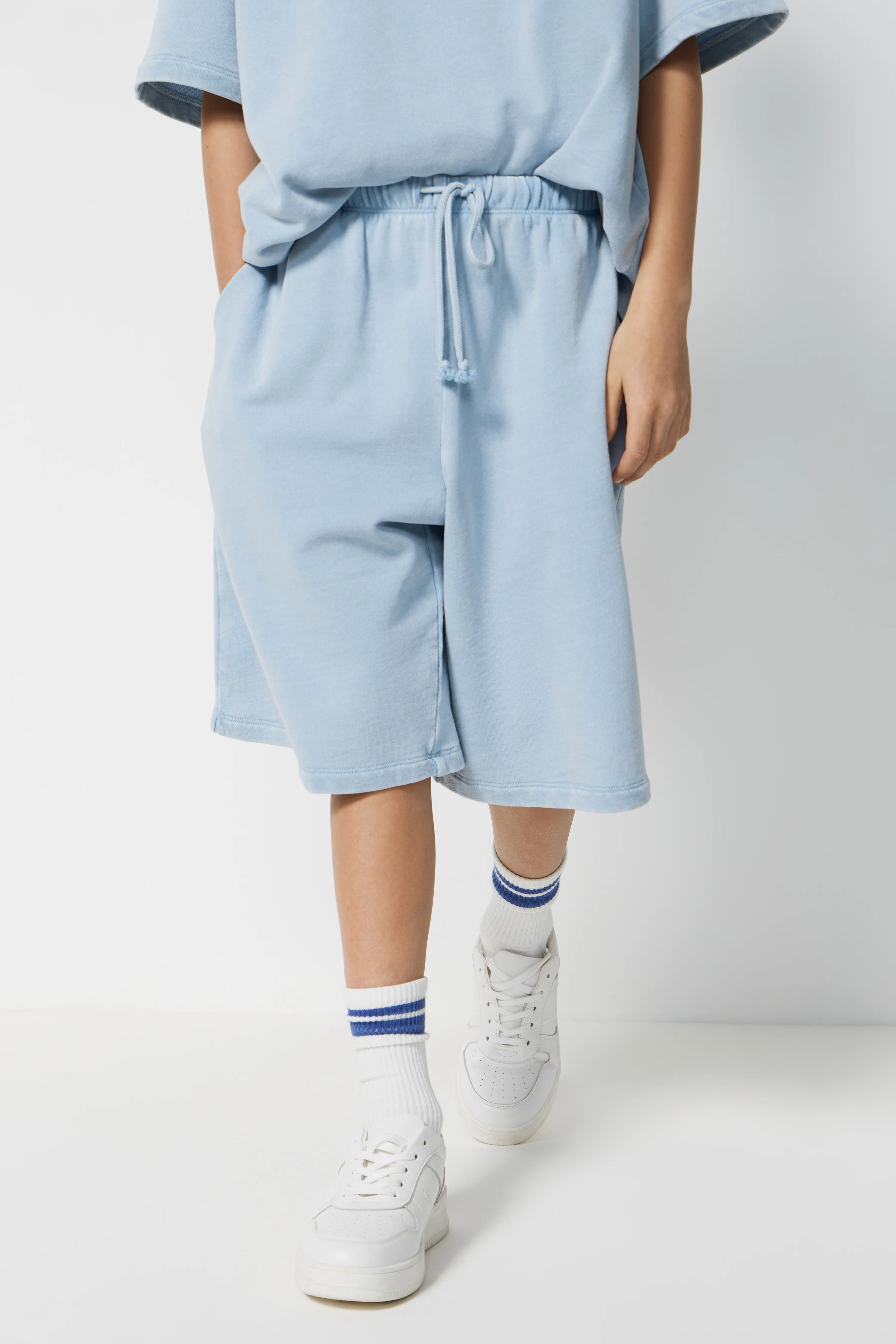 GARMENT DYE COTTON SWEATSHORTS - Image 2